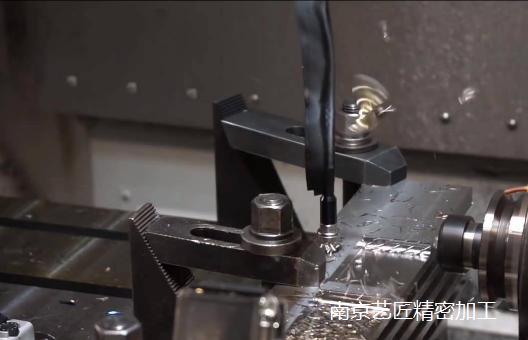 <strong>南京藝匠總結(jié)：CNC機(jī)械師的操作事項，如何避免受傷、零件故障和停機(jī)？</strong>